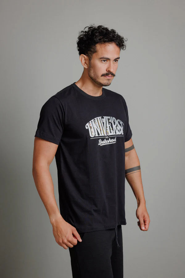 Camiseta Universe Brotherhood Preta