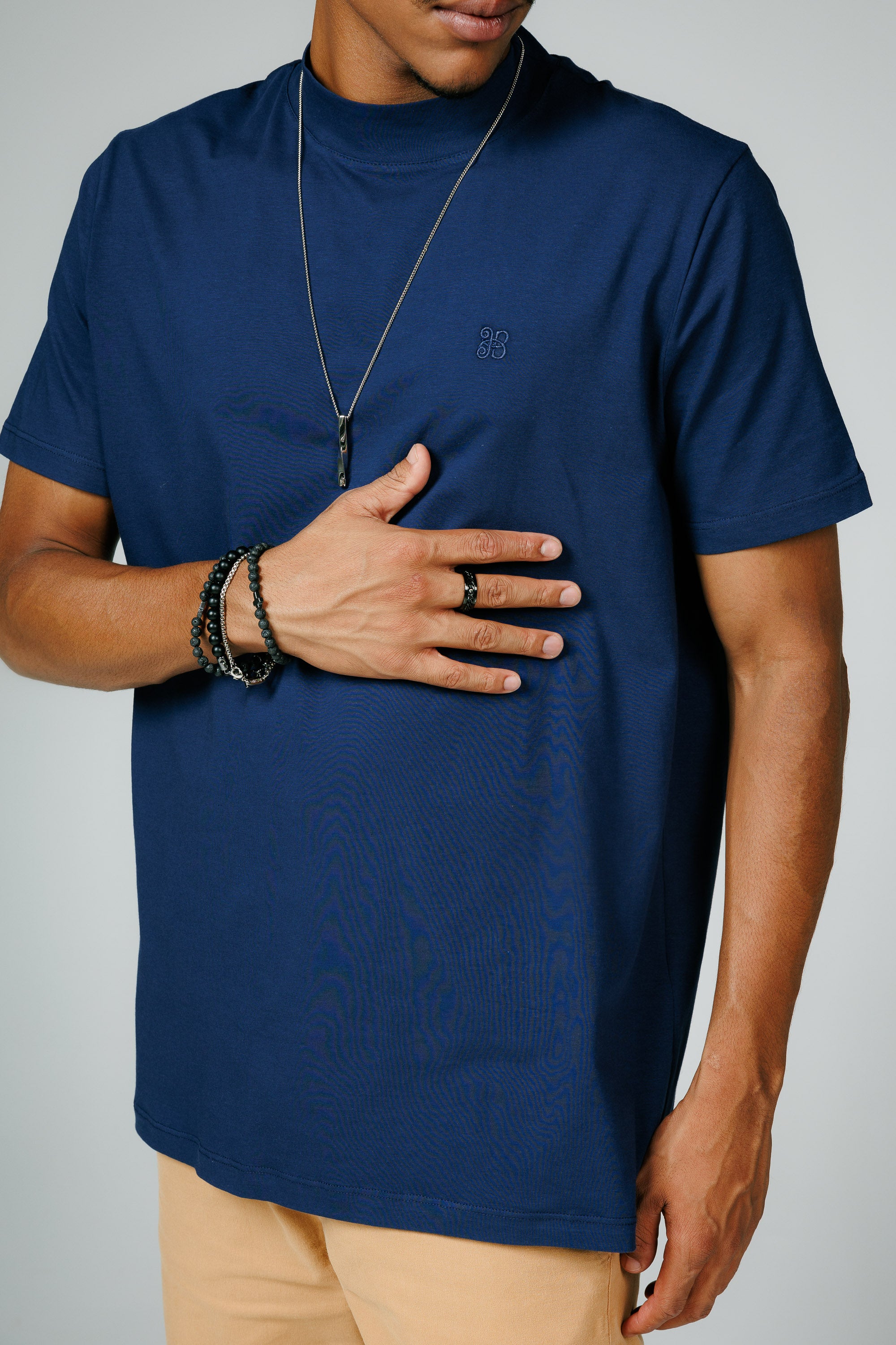 Camiseta Premium Algodão Egípcio Gola Alta Manga Curta